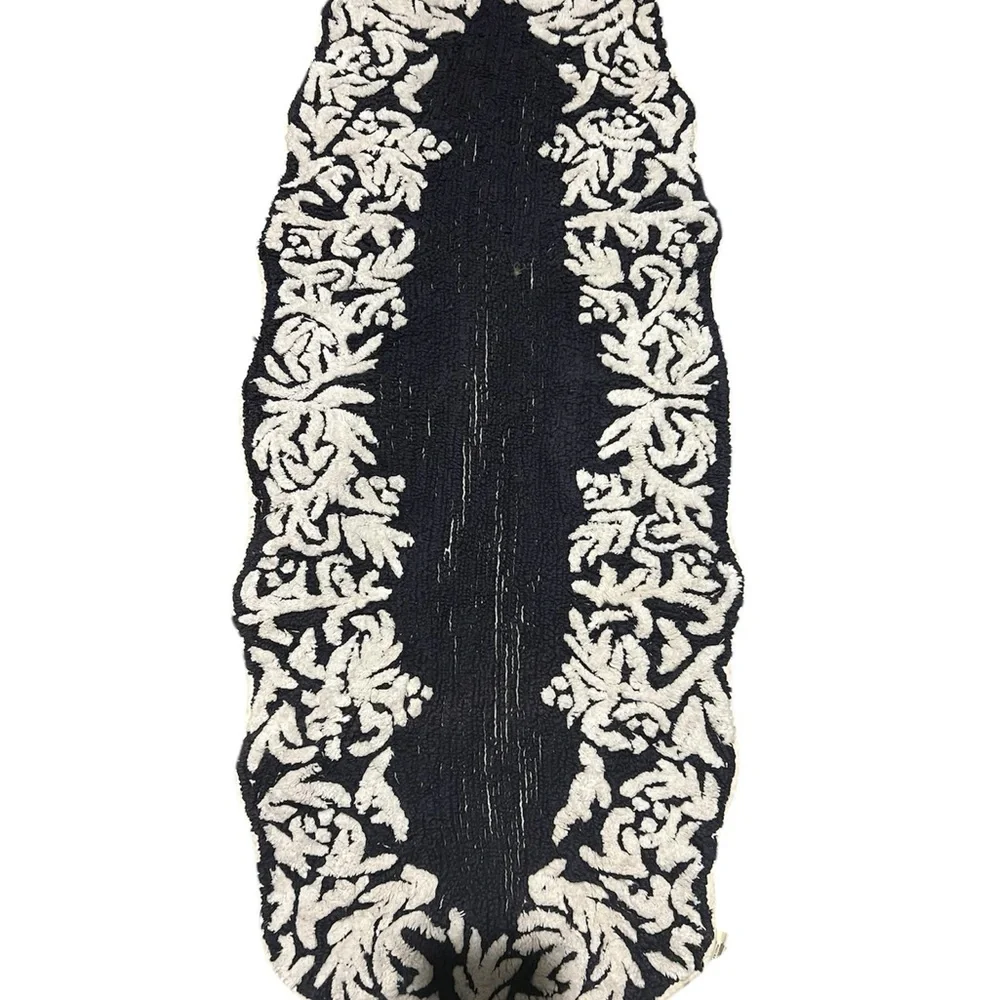 Anthropologie Boho Vintage Style Navy Blue & White Floral Border Runner Bath Rug